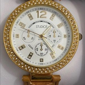 Cute womens watch bedazzled leather strap gold watch